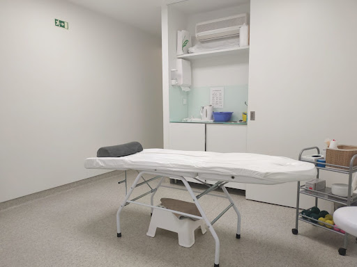 Clínica Médica e Dentária Ana Barbosa logo