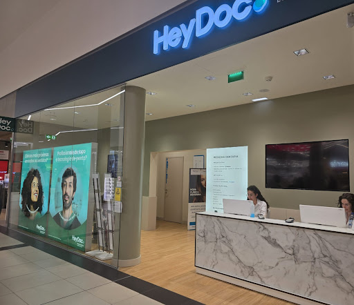 Clínica HeyDoc Vila Real logo